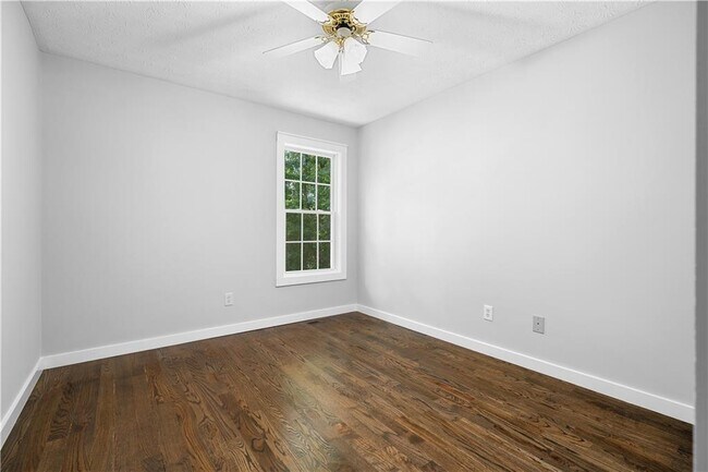 Building Photo - 141 Poplar Way