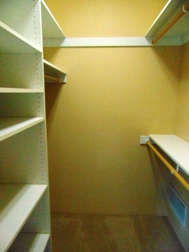 Building Photo - 416 Calle Kokopelli - *LEASE PENDING*