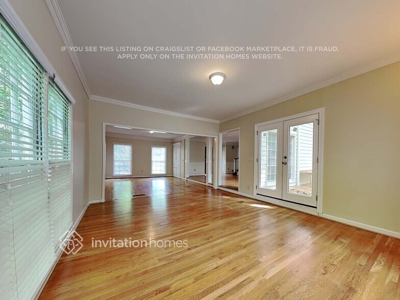 Building Photo - 9320 N Lake Dr