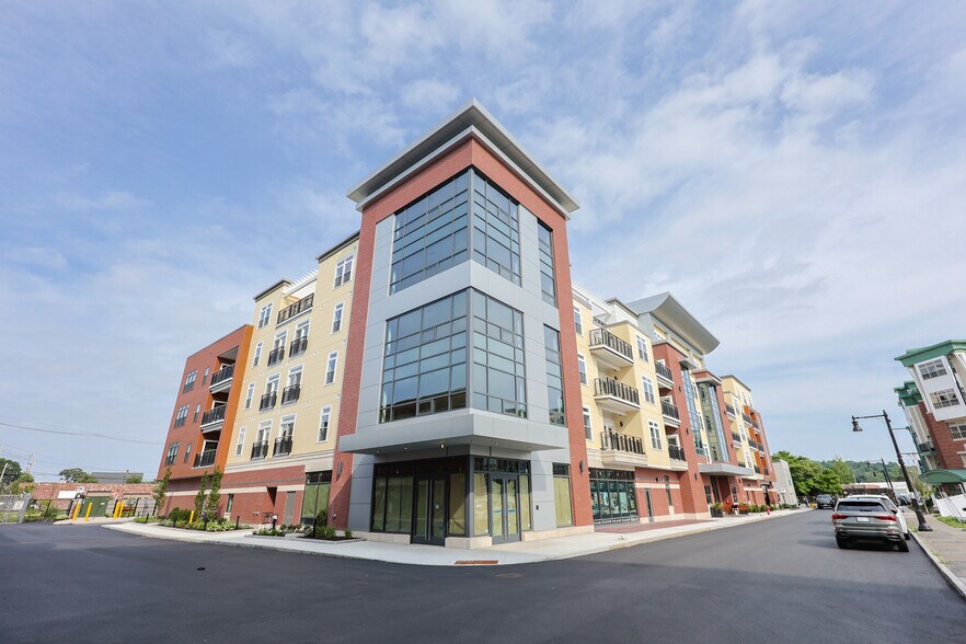 Building Photo - 62 Foundry St