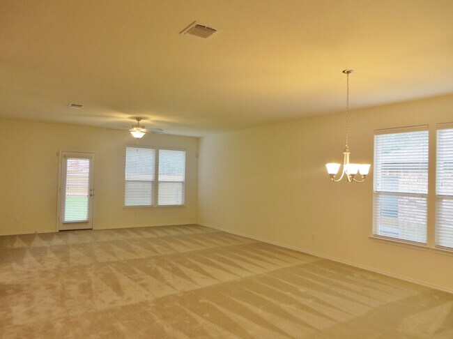 Building Photo - 4 Bedroom 2 Bathroom Creekside At Georgetown Village Home