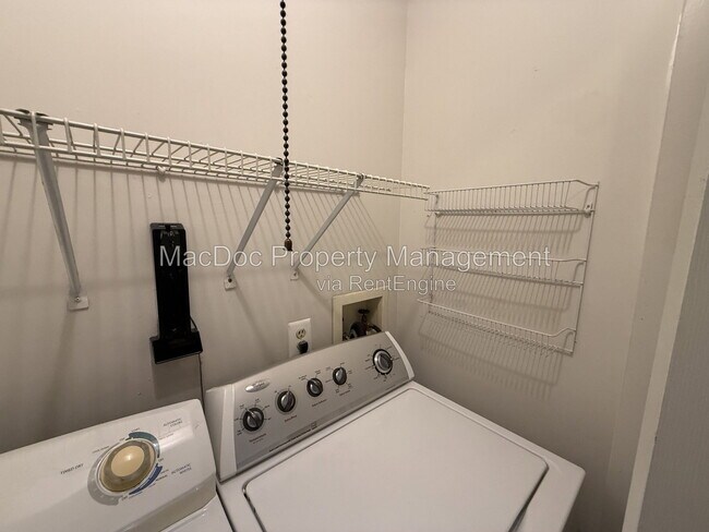 Building Photo - 11185 Kensington Pl