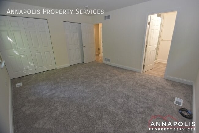 Building Photo - 921 Blue Ridge Dr