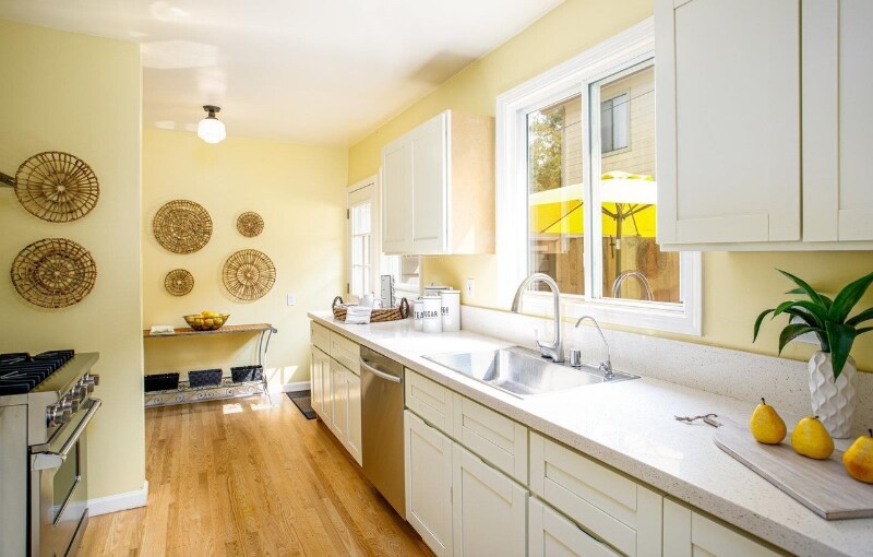 Building Photo - 599 63rd St