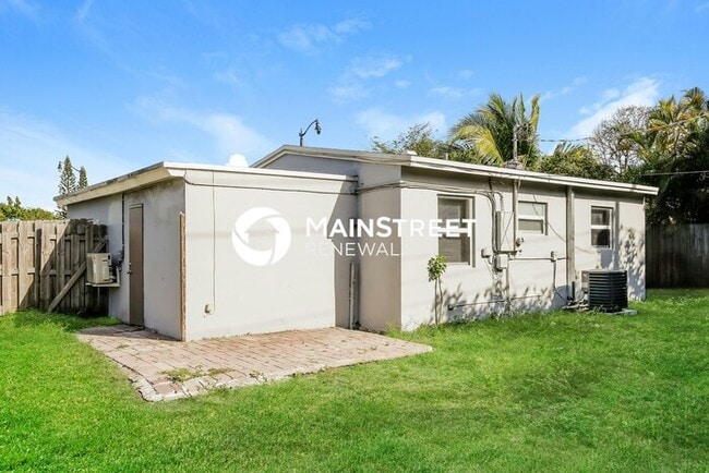 Building Photo - 2 Bedroom Pet-Friendly Home in Pompano Bea...