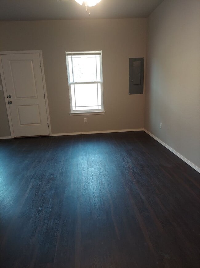 Building Photo - 2118 Ingalls Ln