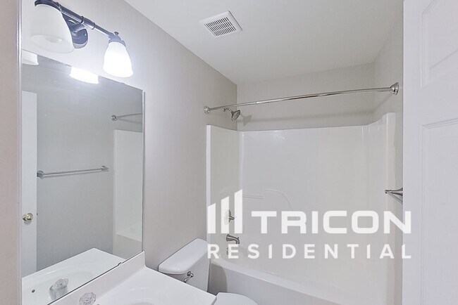Building Photo - 745 Diamond Pointe Ct