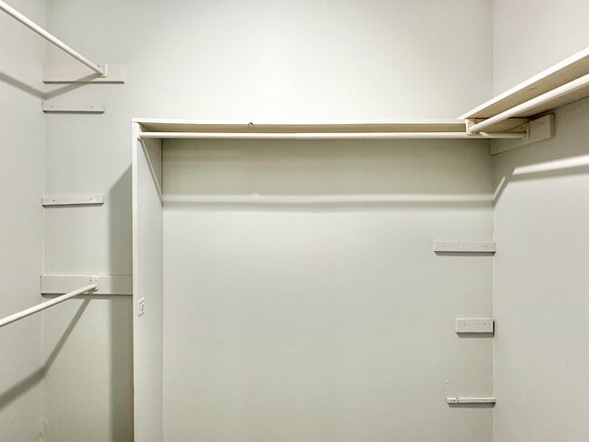 Building Photo - 2065 Goldbrier Ln