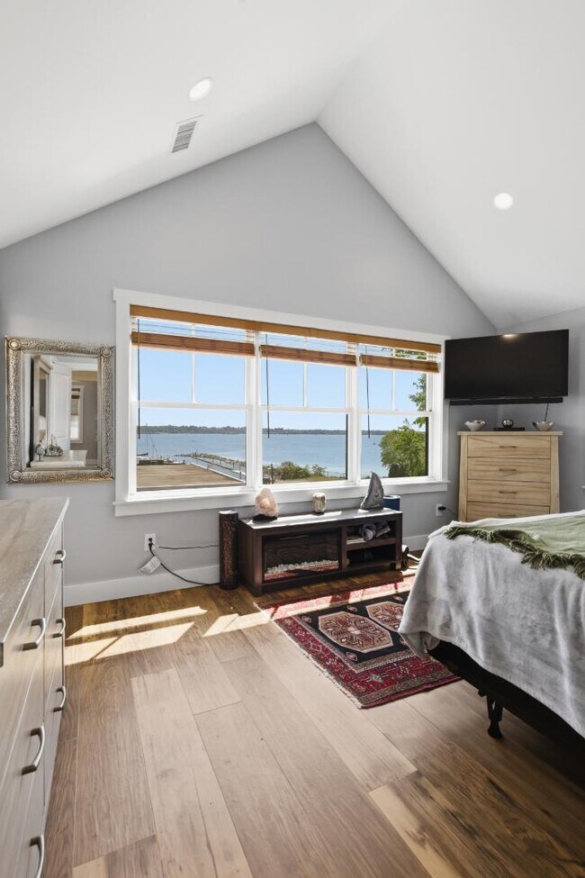 Building Photo - 1124 Narragansett Blvd