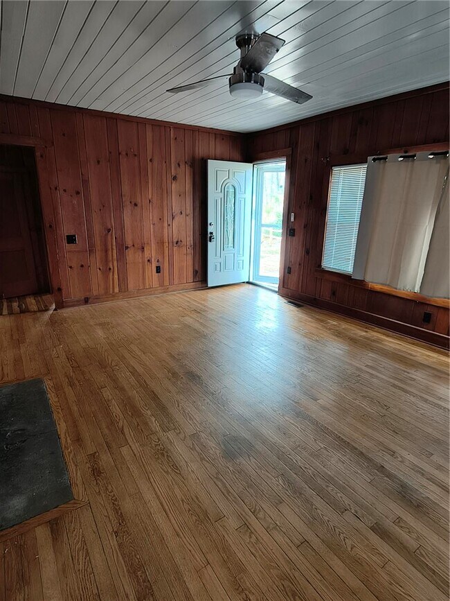 Building Photo - 346 Clemson St