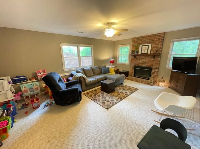 Building Photo - Quiet 3 bedroom cul-de-sac home in Rolling...