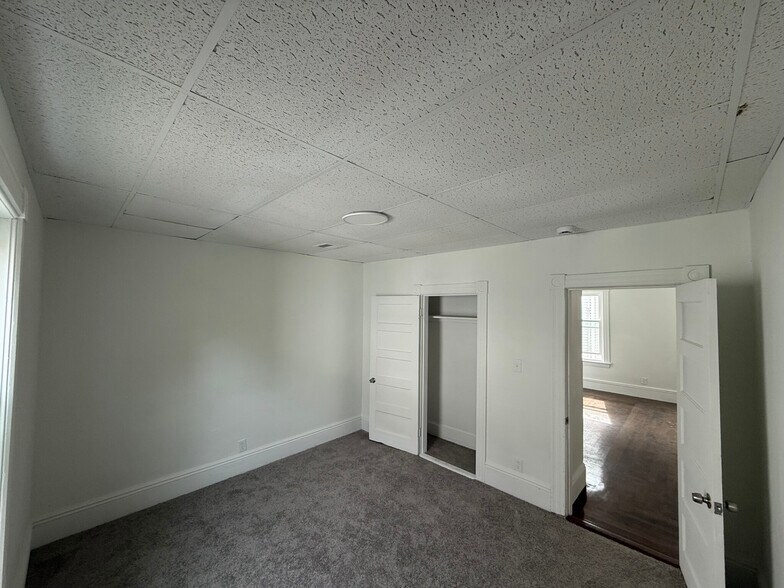 Building Photo - 25 Wyman St