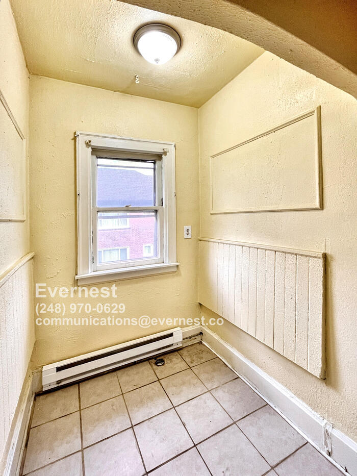 Building Photo - 3032 Cortland St