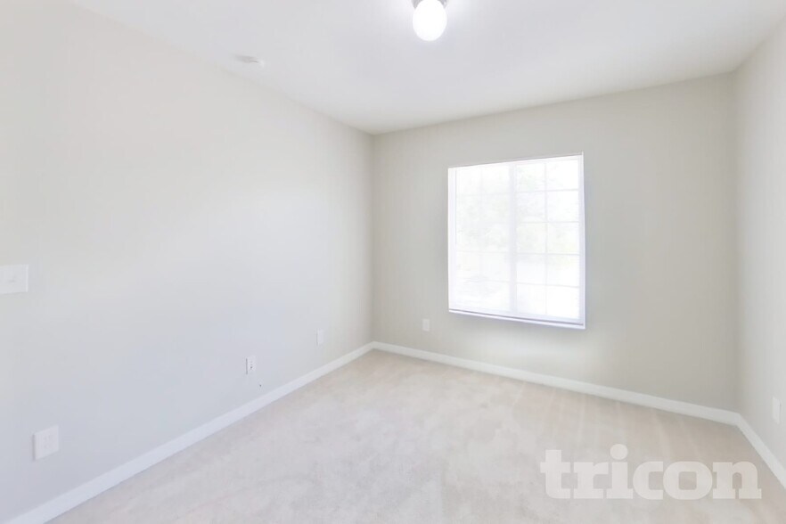Building Photo - 1708 Portcastle Cir