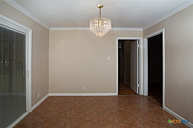 Building Photo - 1405 Missouri Ave