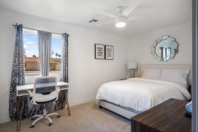 Building Photo - 2241 N San Gorgonio Rd