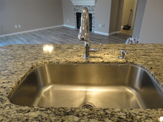 Building Photo - 18142 Flower Grove Ct