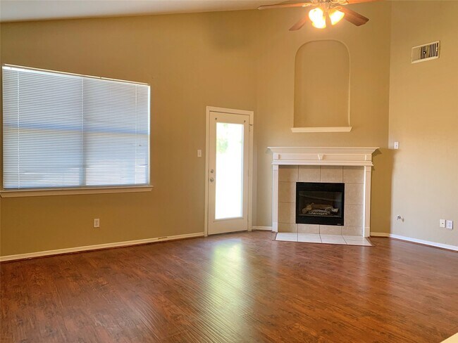 Building Photo - 926 Andover Glen Dr