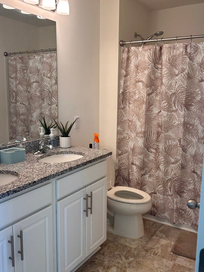 Building Photo - 1728 Refuge Dr