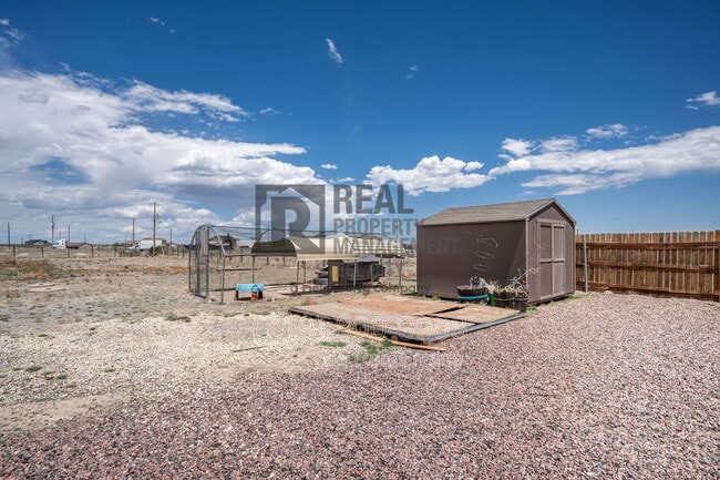 Building Photo - 947 E Kirkwood Dr