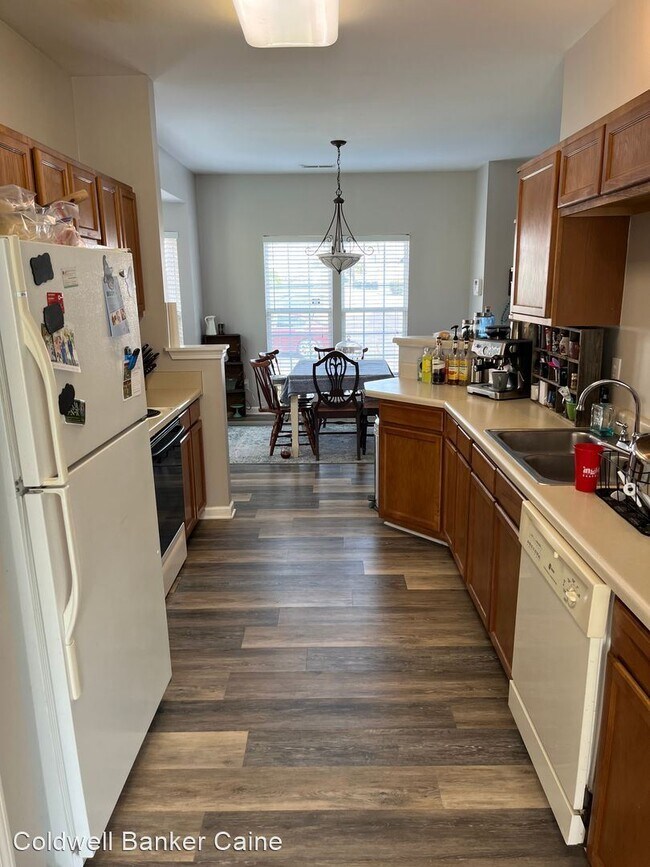 Building Photo - 2 br, 1.5 bath House - 72 Spring Crossing ...