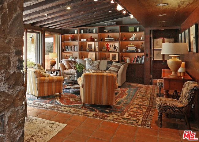 Building Photo - 2673 Mandeville Canyon Rd
