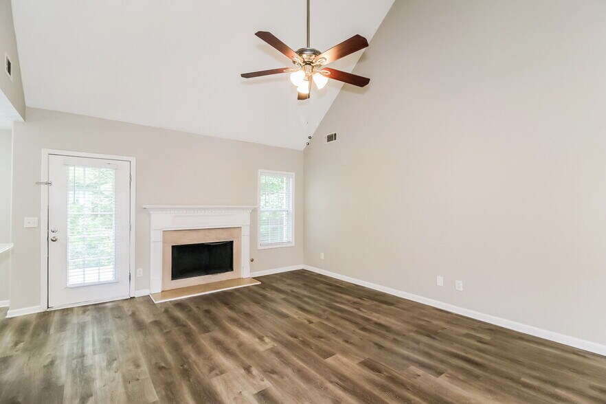 Building Photo - 215 Trelawney Pl
