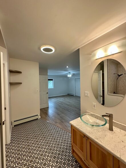 Building Photo - 8825 Runamuck Pl