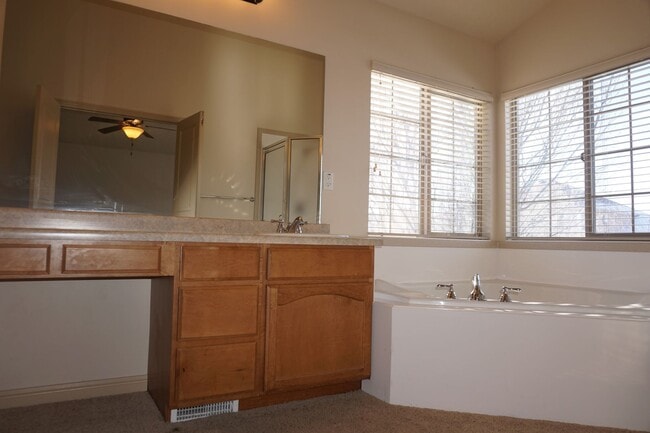 Building Photo - Beautiful Pleasant Grove 6 Bedroom With Mo...
