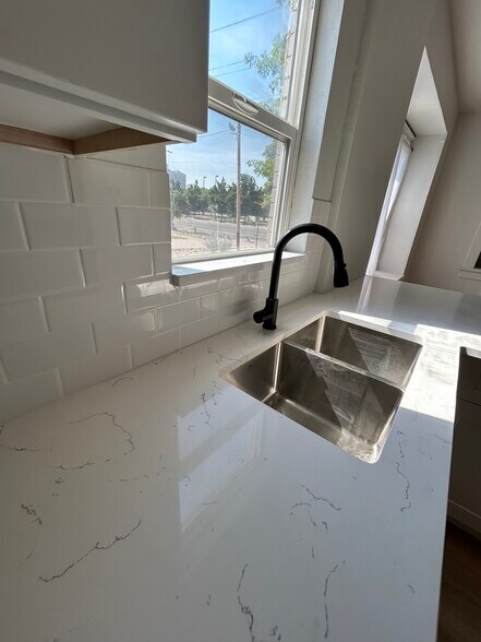 Building Photo - 254 E 700 S