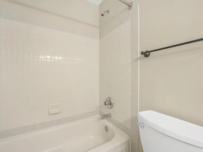 Building Photo - 440 N McClurg Ct