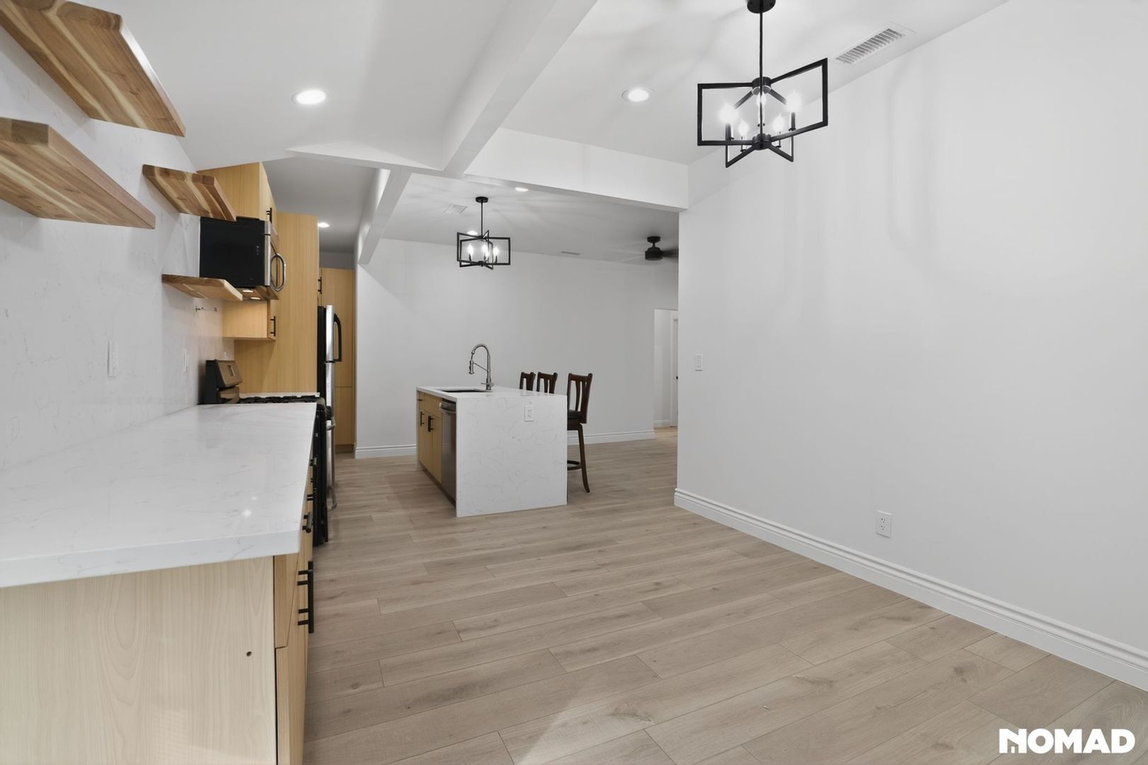 Building Photo - 2941 S La Salle Ave