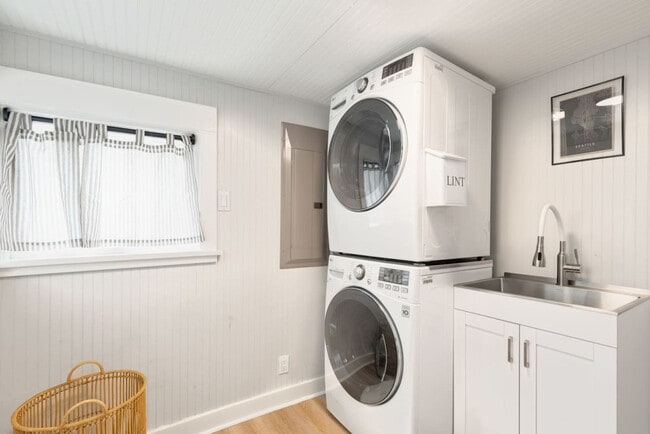 Building Photo - 2749 NW 65th St