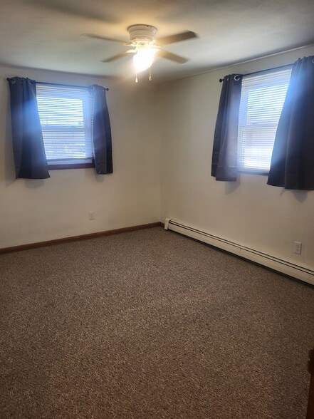 Bedroom 1 10' x 13' - 941 Buena Vista Dr