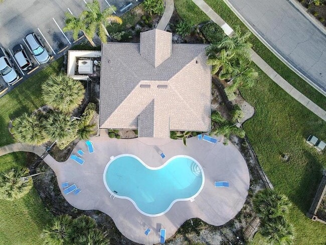 Building Photo - 14768 Laguna Beach Cir