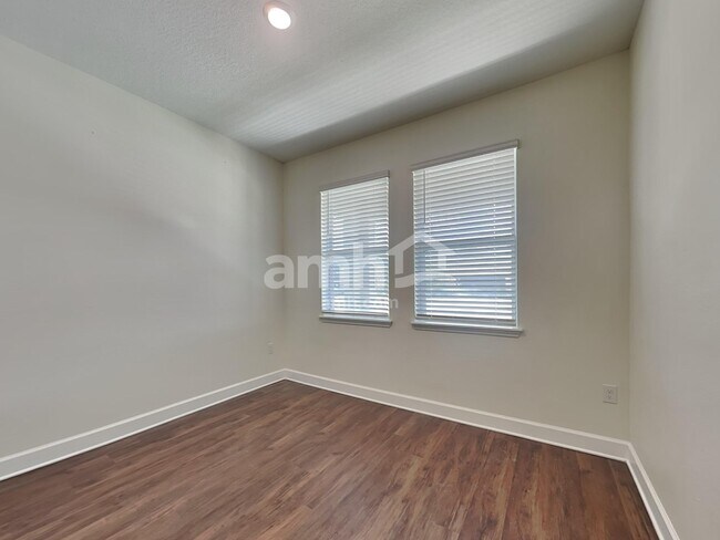 Building Photo - 2211 Saffron Walden Dr