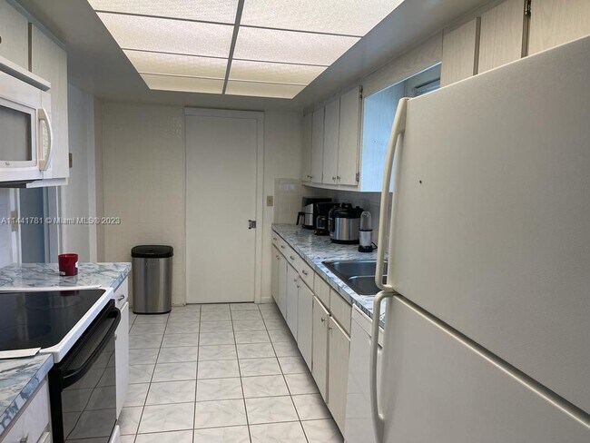 Building Photo - 127 Highview Ave