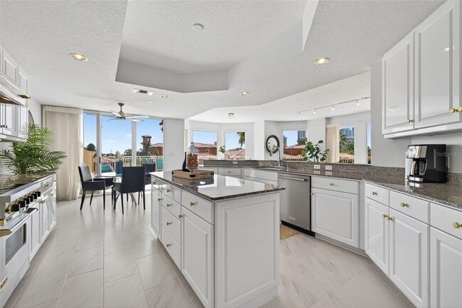 Building Photo - 555 5th Ave NE