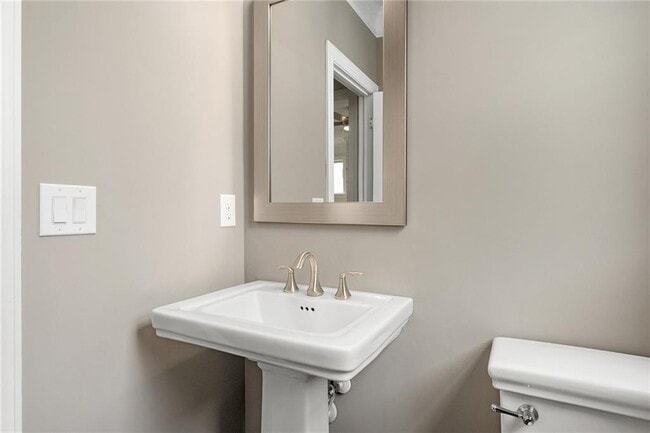 Building Photo - 1397 Live Oak Ln