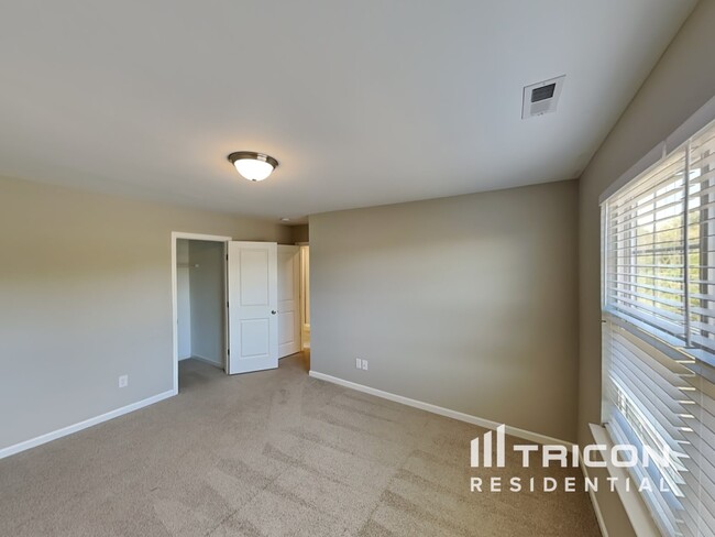 Building Photo - 316 Wyburn Pl
