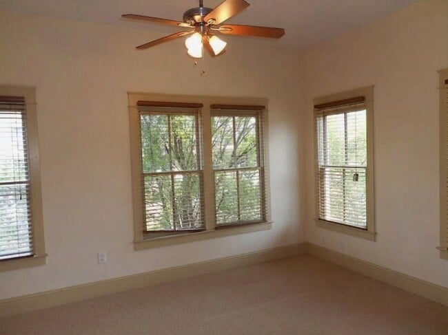 Building Photo - 4712 Dogwood Aly