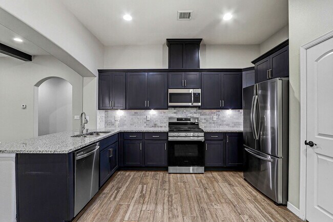 Building Photo - 782 Lemington St