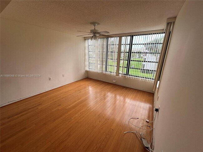 Building Photo - 3650 Whitehall Dr