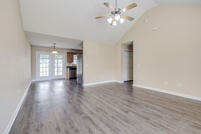 Building Photo - Move-In Ready 3-Bedroom Home with Fenced Backyard in Guyton!