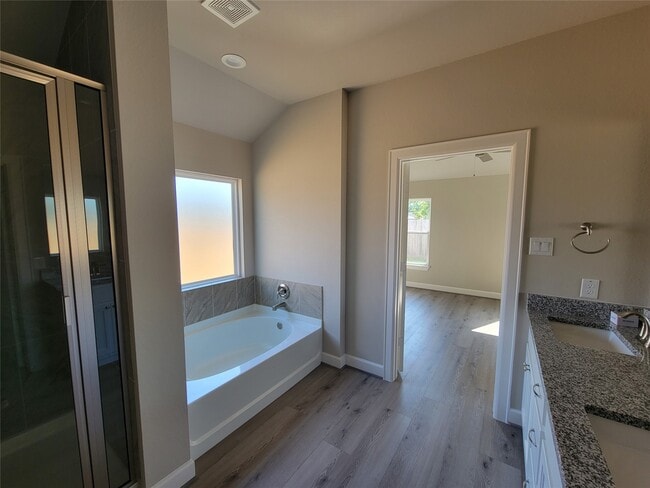 Building Photo - 1620 La Delle St