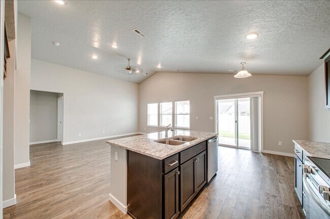 Building Photo - Adorable Nampa Home - Close Access To Ever...