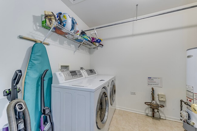 Building Photo - 2172 Sunrise Cir