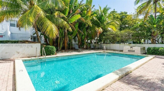 Building Photo - 235 Antilla Ave