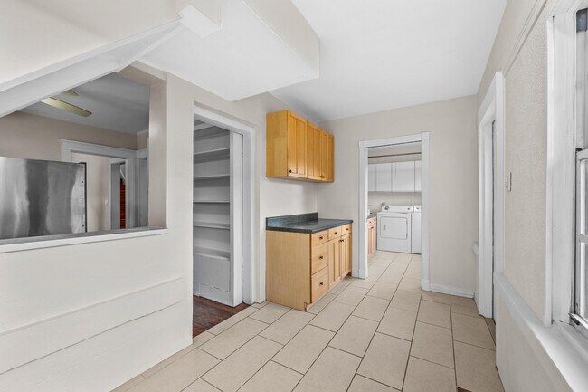 Building Photo - 507 N J St