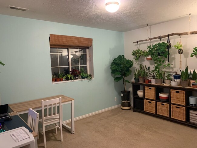 Building Photo - Beautiful Condo Near BYU and Provo Rec Center